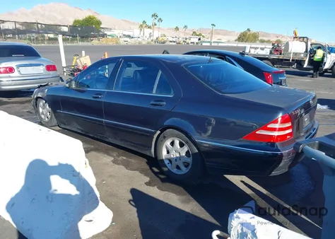 2000 Mercedes-Benz S 500 из США, поврежденный, VIN WDBNG75J1YA058277